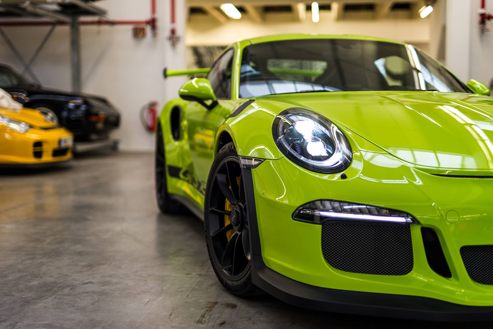 Кислотные машины. Порше 911 gt3. Porsche 911 gt3 зеленый. Porsche 911 Turbo gt3 RS. Порше 911 gt3 RS салатовая.