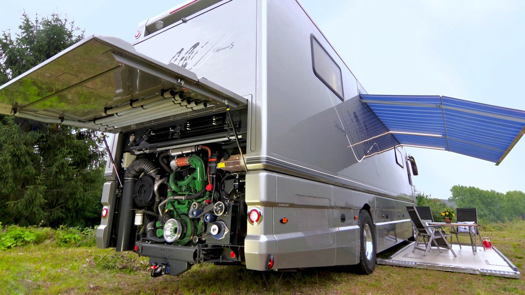 Specialiseren Boer Advertentie Camper heeft een 8,0-liter W16 aan boord