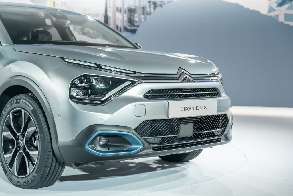 geschenk Krijger Op de grond Citroën plant verbeterde elektro-aandrijflijn voor C4