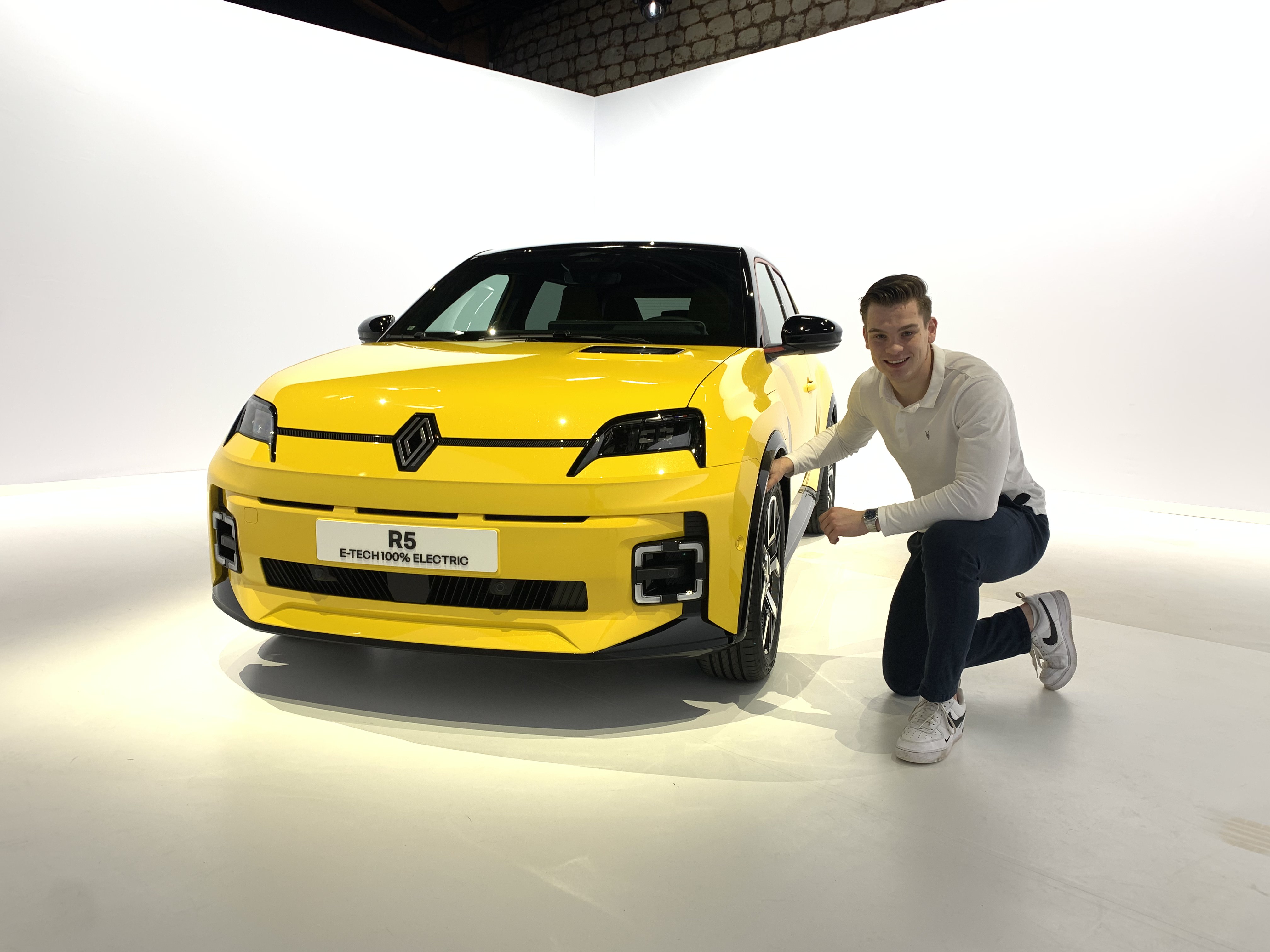 Renault 5, Autovisie