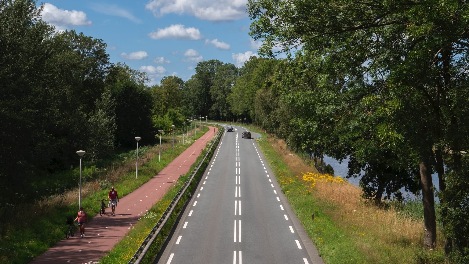 inhalen inhaalactie maximumsnelheid snelheid limiet verkeer verkeersregel CBR